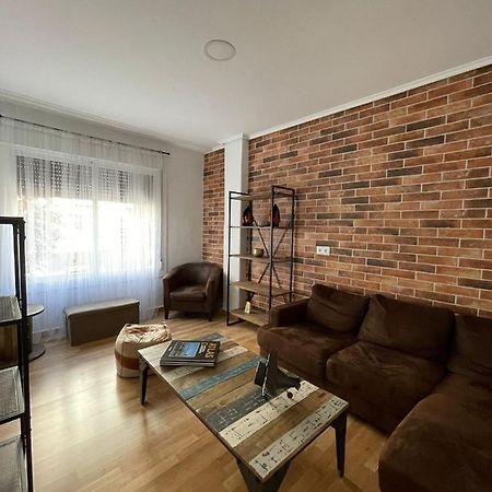 Az The Bridge Hostel - Coliving Сарагоса Экстерьер фото