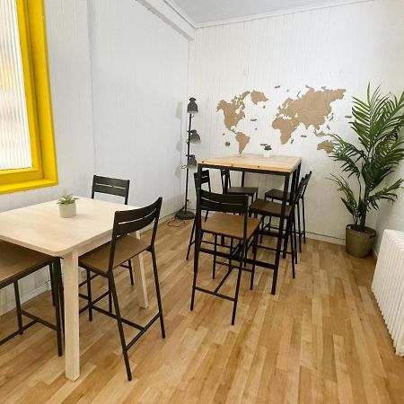 Az The Bridge Hostel - Coliving Сарагоса Экстерьер фото
