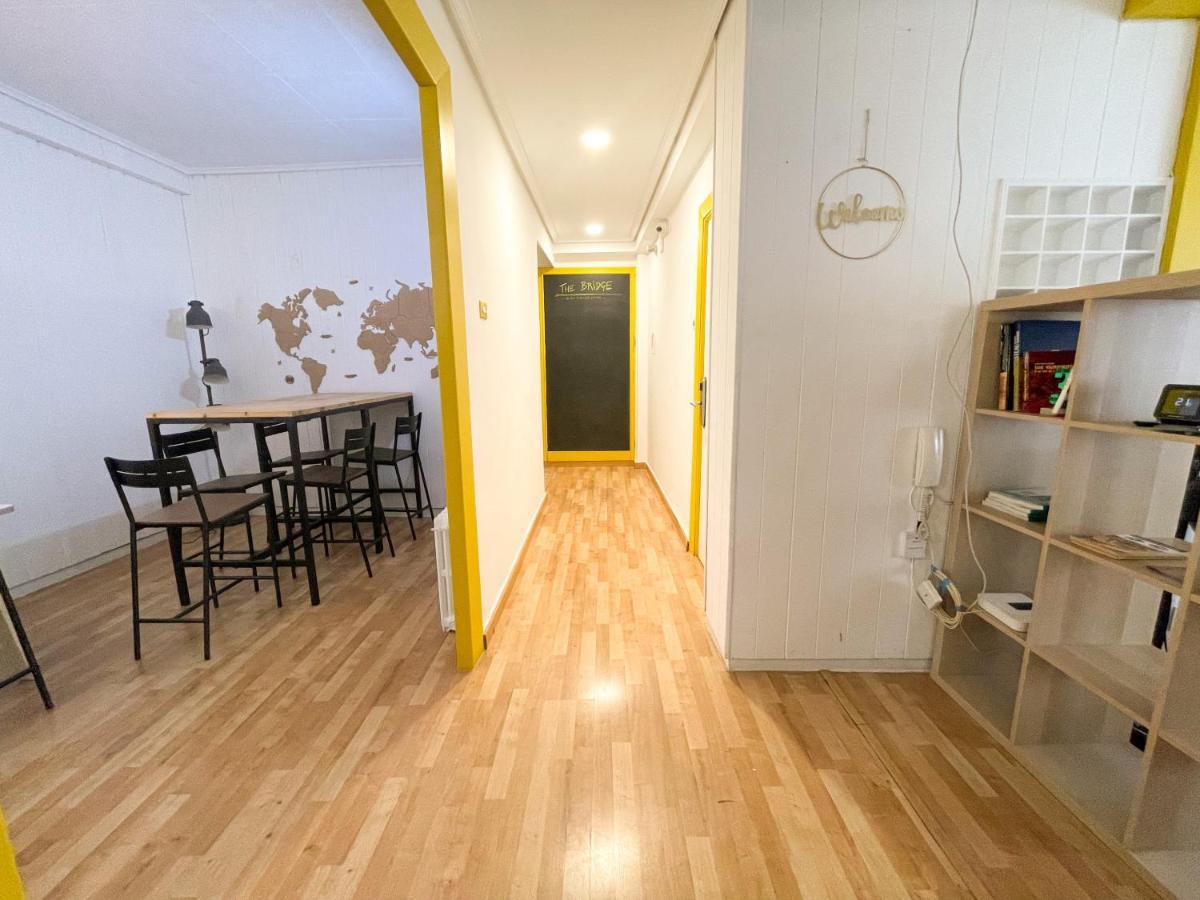 Az The Bridge Hostel - Coliving Сарагоса Экстерьер фото