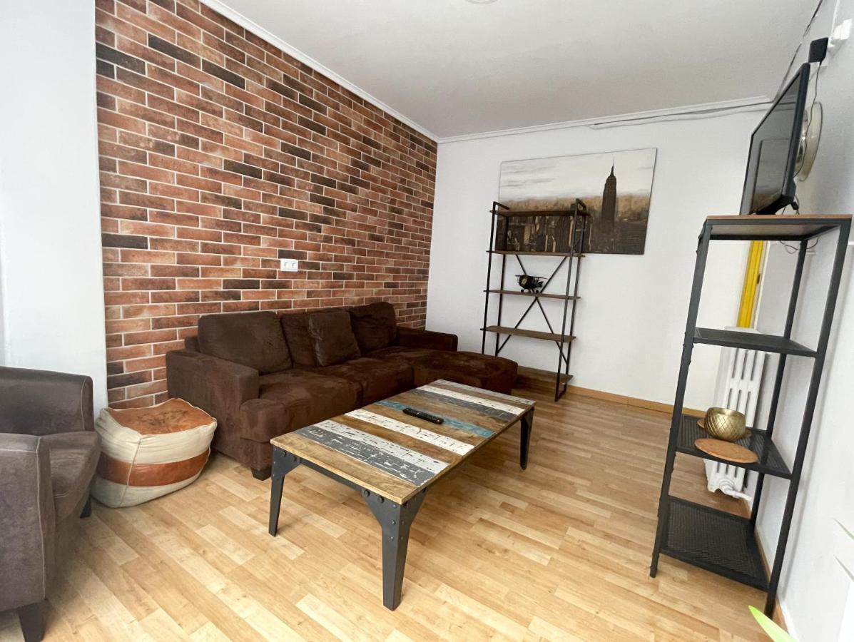 Az The Bridge Hostel - Coliving Сарагоса Экстерьер фото
