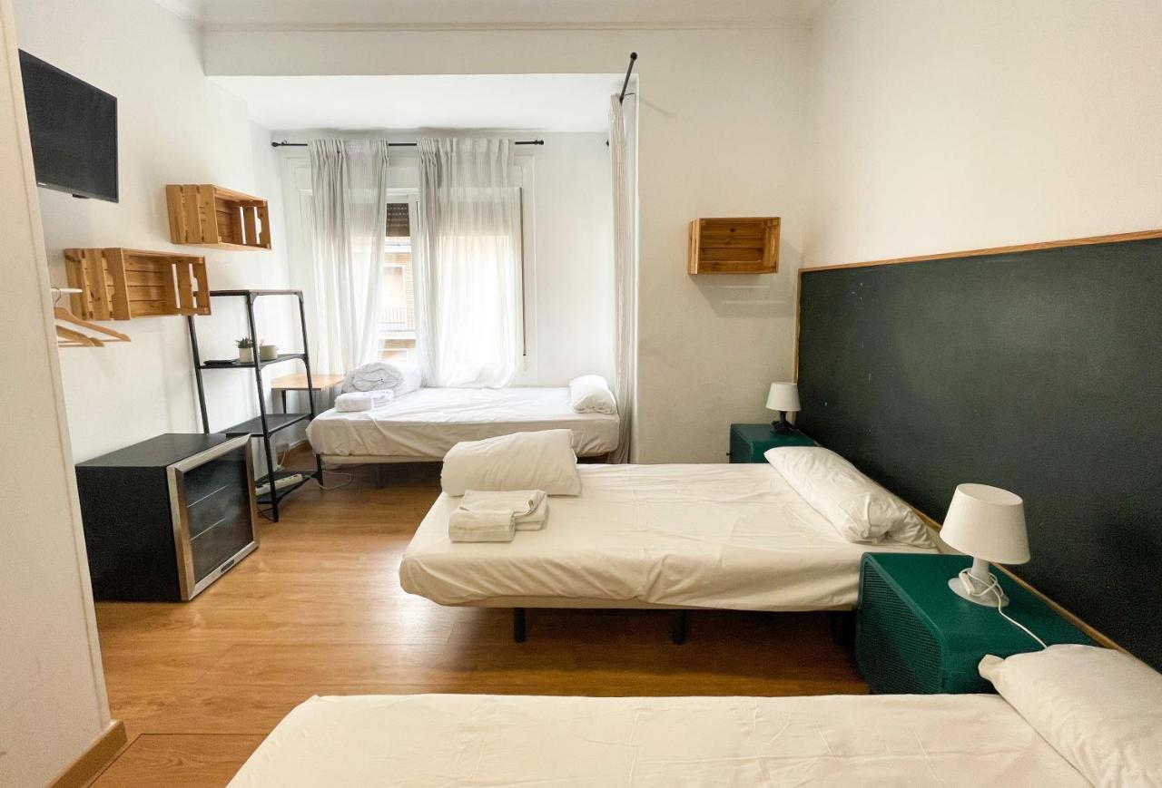 Az The Bridge Hostel - Coliving Сарагоса Экстерьер фото