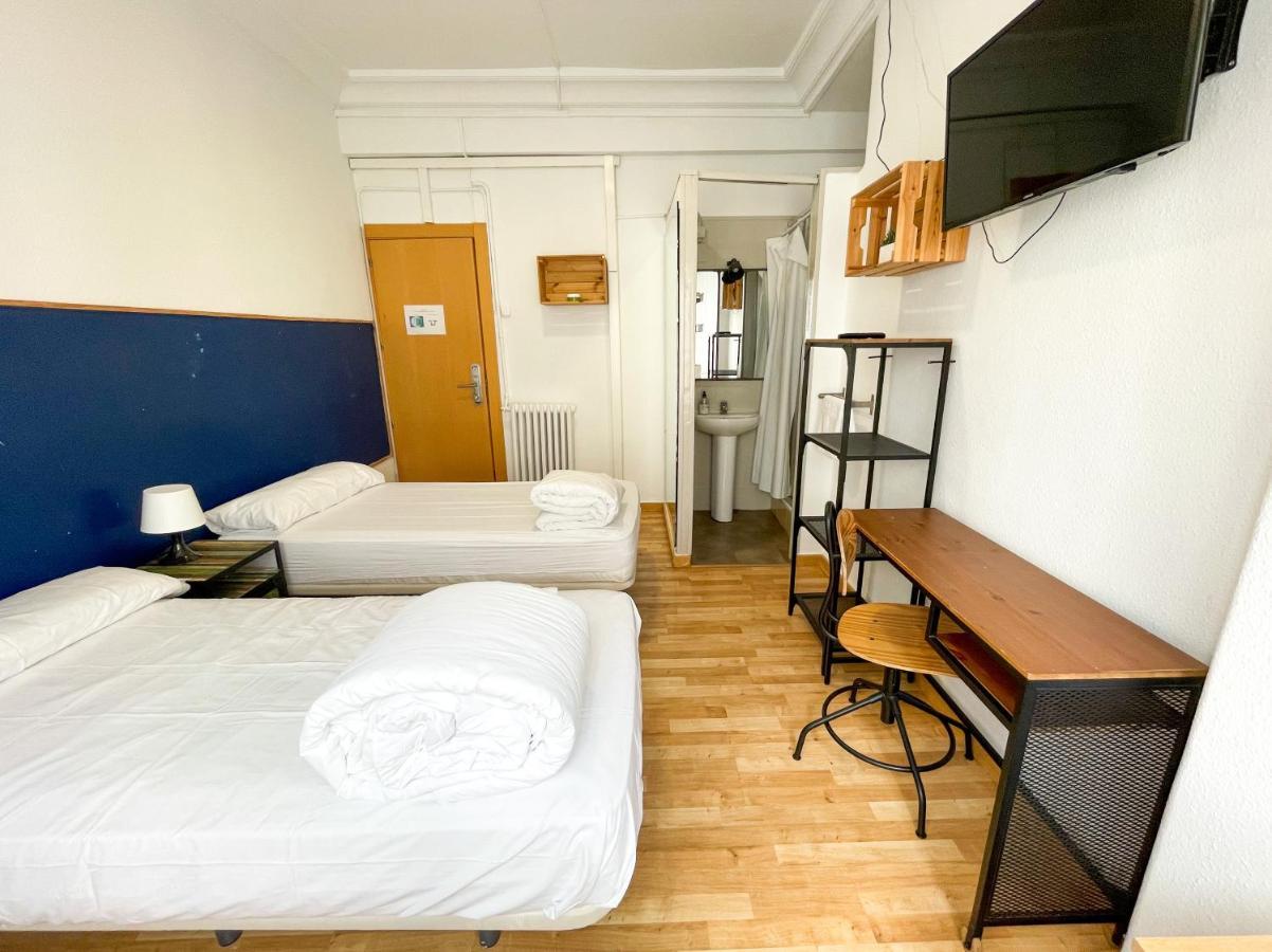 Az The Bridge Hostel - Coliving Сарагоса Экстерьер фото