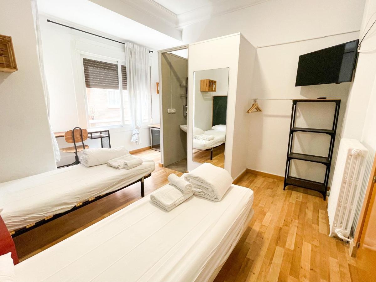 Az The Bridge Hostel - Coliving Сарагоса Экстерьер фото