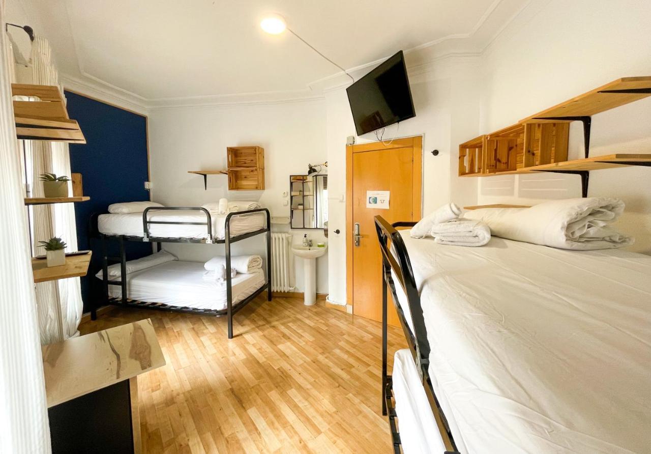 Az The Bridge Hostel - Coliving Сарагоса Экстерьер фото